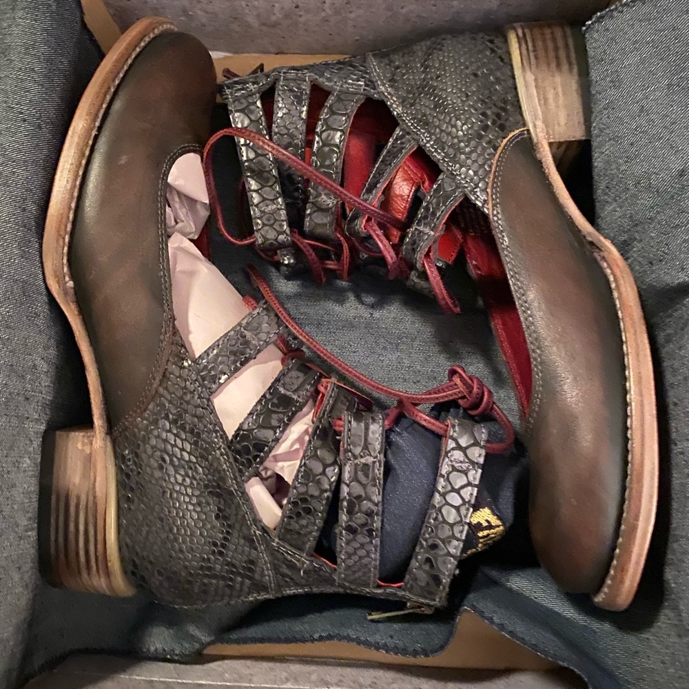 NIB FREEBIRD MALONES SZ 8